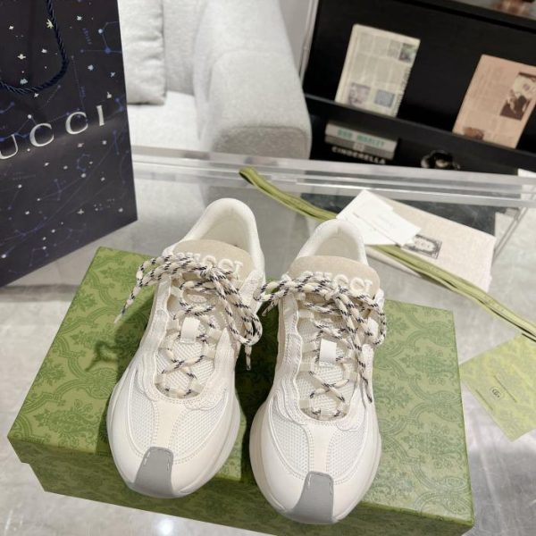 Paar-Sneaker der Gucci Run-Serie