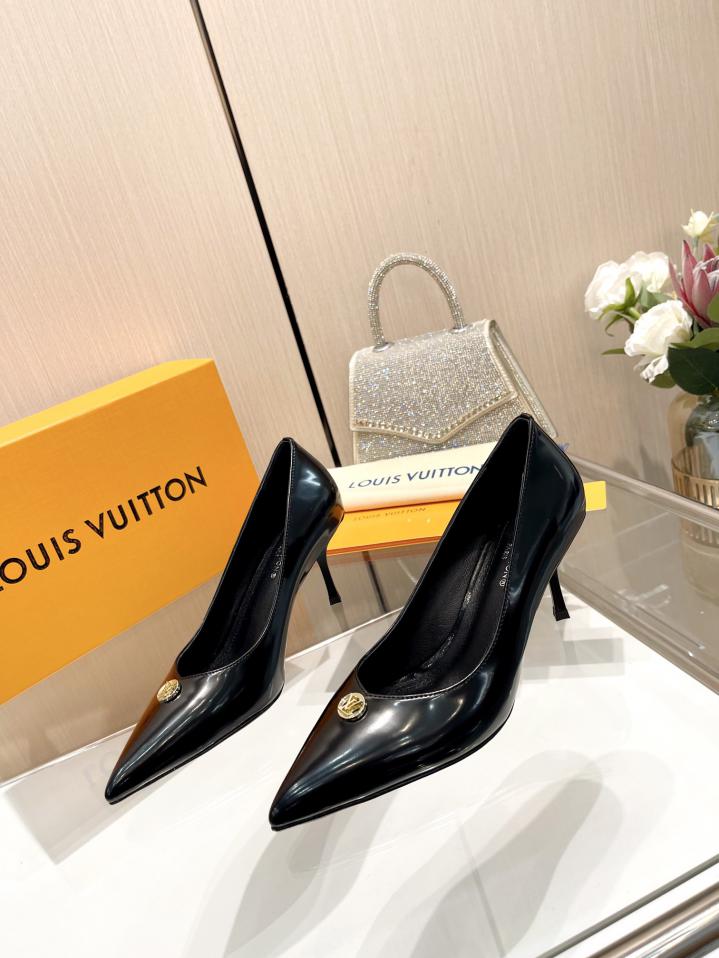 replica,schuhe,beste,kaufen,1:1,besten,seiten,Replik,turnschuhe,sneakers Die neuesten Laufstegschuhe von LOUIS VUITON aus dem Jahr 2024