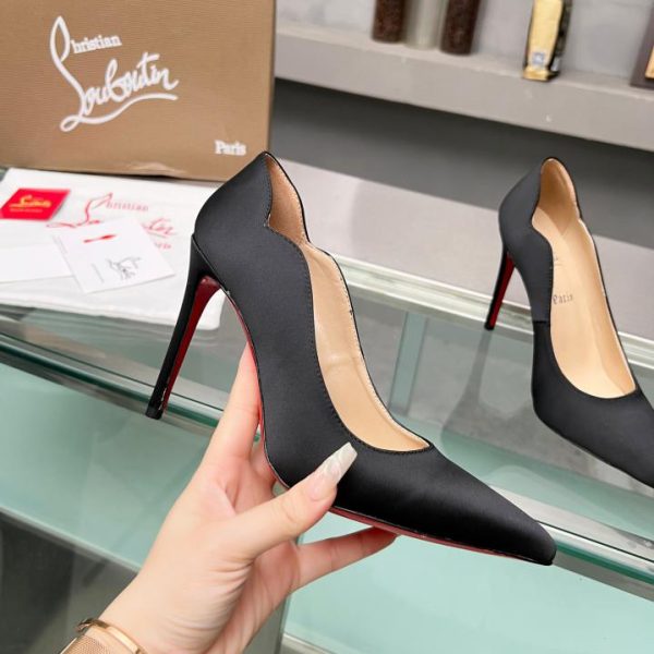 Christian Louboutin-Schuhe mit roten Sohlen‖ Weltweit limitierte Auflage!