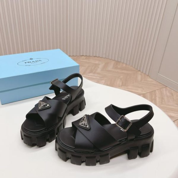 PRADA2024 Römische geflochtene Gummisandalen mit dicker Sohle und Sägezahnmuster