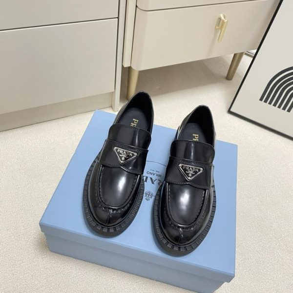 RADAs neue klassische Triangel-Loafer