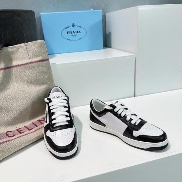 replica,schuhe,beste,kaufen,1:1,besten,seiten,Replik,turnschuhe,sneakers Weiße Sneaker von PRADA24 für Paare!