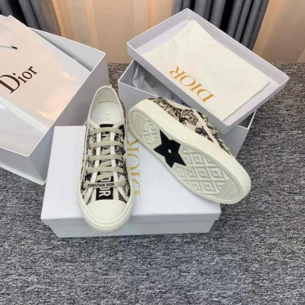 Dior-Stickerei-Topversion mit elektrischer Stickerei