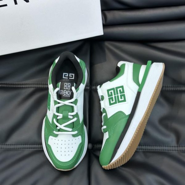 Lässige Sneakers von GIVENCHY mit dicker Sohle