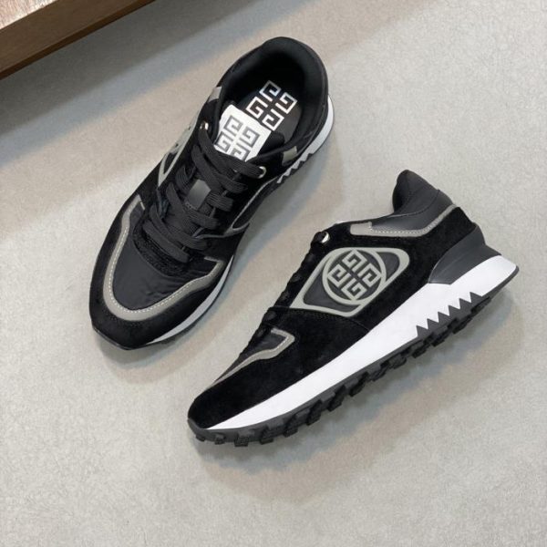 Lässige Sneakers von GIVENCHY mit dicker Sohle