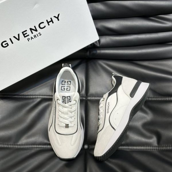 Lässige Sneakers von GIVENCHY mit dicker Sohle