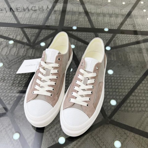 GIVENCHY neuer Stil