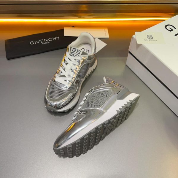 Lässige Sneakers von GIVENCHY mit dicker Sohle