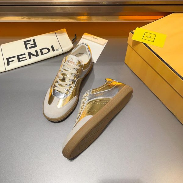 Fendi First One paart Dad-Sneaker mit dicken Sohlen