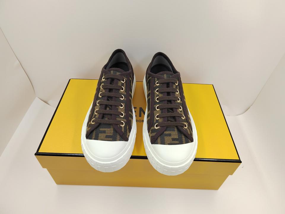 replica,schuhe,beste,kaufen,1:1,besten,seiten,Replik,turnschuhe,sneakers Fendi Domino-Sneaker