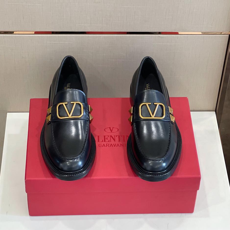 replica,schuhe,beste,kaufen,1:1,besten,seiten,Replik,turnschuhe,sneakers Valentinos neueste Loafer aus Rindsleder
