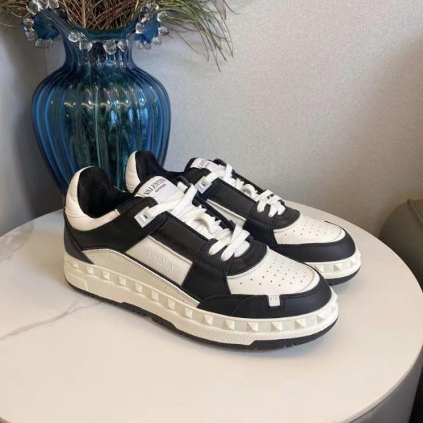 Modische Freizeitschuhe im Paar-Stil (VALENTNO).