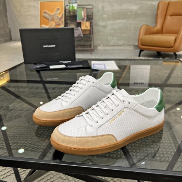 Lässige Sportschuhe von YSL
