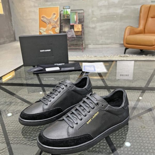 Lässige Sportschuhe von YSL