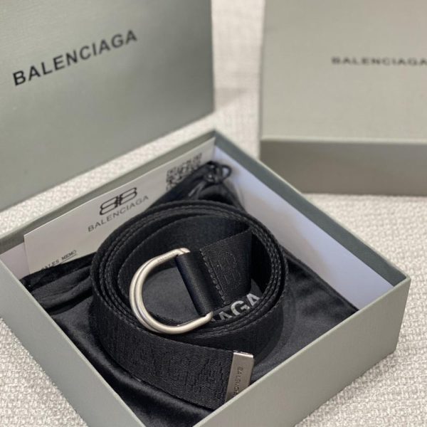 replica,schuhe,beste,kaufen,1:1,besten,seiten,Replik,turnschuhe,sneakers Balenciagas neues Gurtband