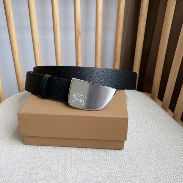 replica,schuhe,beste,kaufen,1:1,besten,seiten,Replik,turnschuhe,sneakers Der neue Gürtel mit einer Breite von 3,5 cm erscheint gleichzeitig an den Burberry-Schaltern