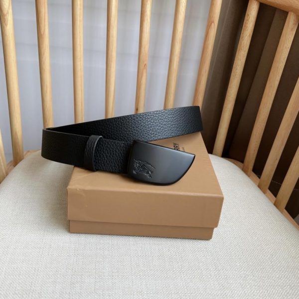 replica,schuhe,beste,kaufen,1:1,besten,seiten,Replik,turnschuhe,sneakers Der neue Gürtel mit einer Breite von 3,5 cm erscheint gleichzeitig an den Burberry-Schaltern