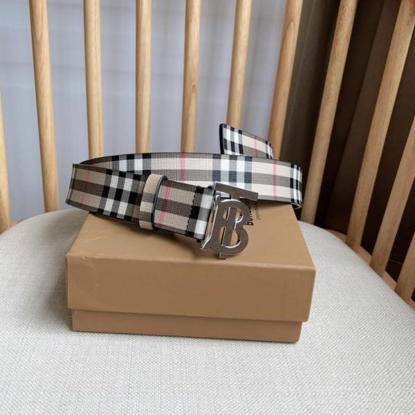 replica,schuhe,beste,kaufen,1:1,besten,seiten,Replik,turnschuhe,sneakers Der neue Gürtel mit einer Breite von 3,5 cm erscheint zeitgleich an den Burberry-Schaltern
