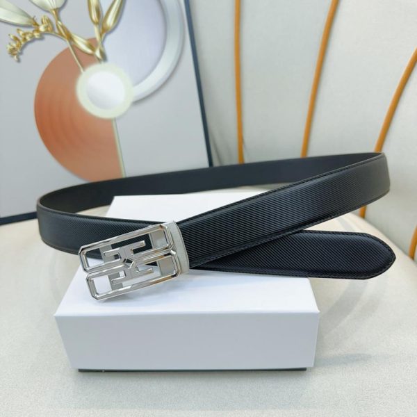 GIVENCHY neue Gürtelbreite: 3,5 cm