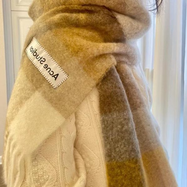 Akne-Mohair-Schal