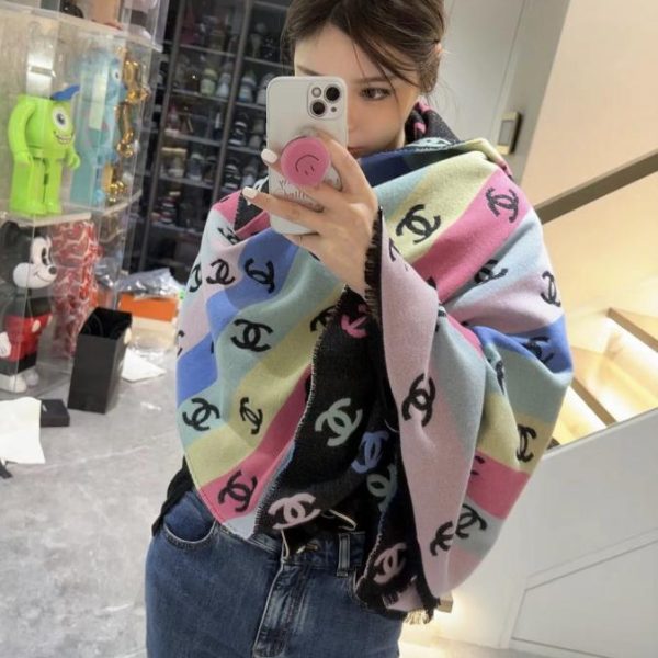 CHANEL schönster Schal