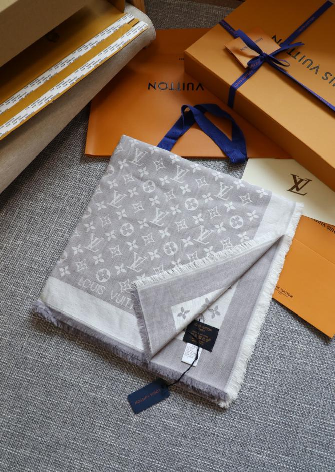 replica,schuhe,beste,kaufen,1:1,besten,seiten,Replik,turnschuhe,sneakers Quadratischer Schal aus farblich abgestimmtem Jacquard von Louis Vuitton replica,schuhe,beste,kaufen,1:1,besten,seiten,Replik,turnschuhe,sneakers Quadratischer Schal aus farblich abgestimmtem Jacquard von Louis Vuitton