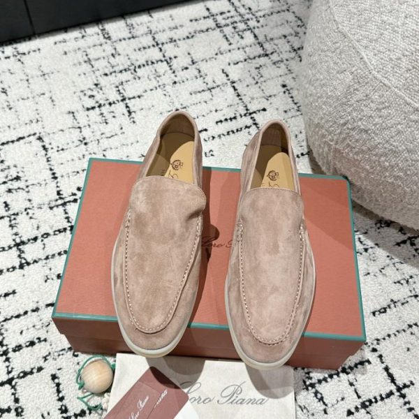Klassische britische flache Loafer von Loro Piana