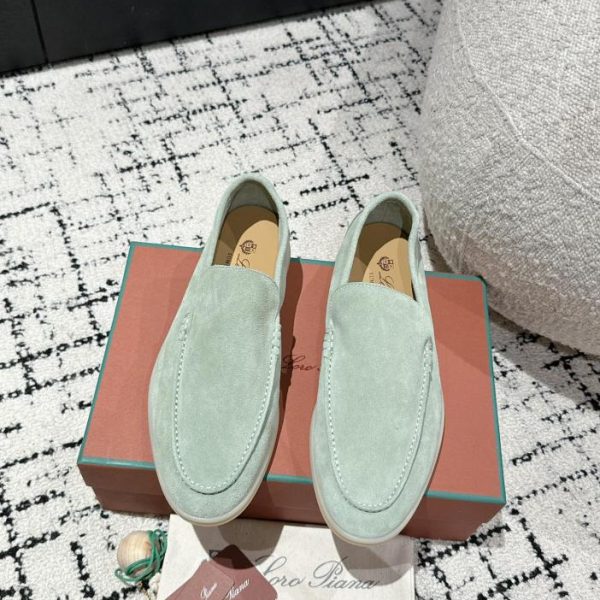 Klassische britische flache Loafer von Loro Piana