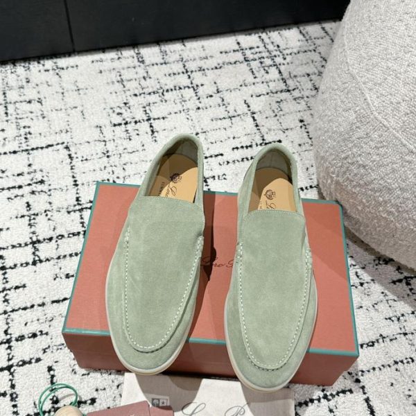 Klassische britische flache Loafer von Loro Piana
