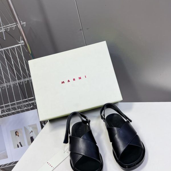 Marni neue Frühlings- und Sommersandalen mit Gabelriemen
