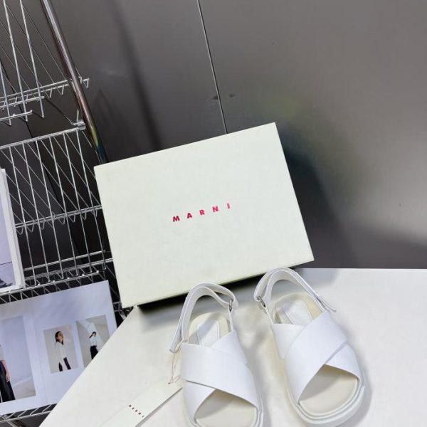 Marni neue Frühlings- und Sommersandalen mit Gabelriemen