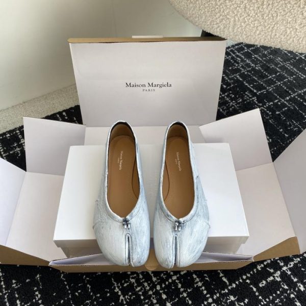 Maison Margiela丨MM6 plissierte Schuhe mit geteilter Zehenpartie