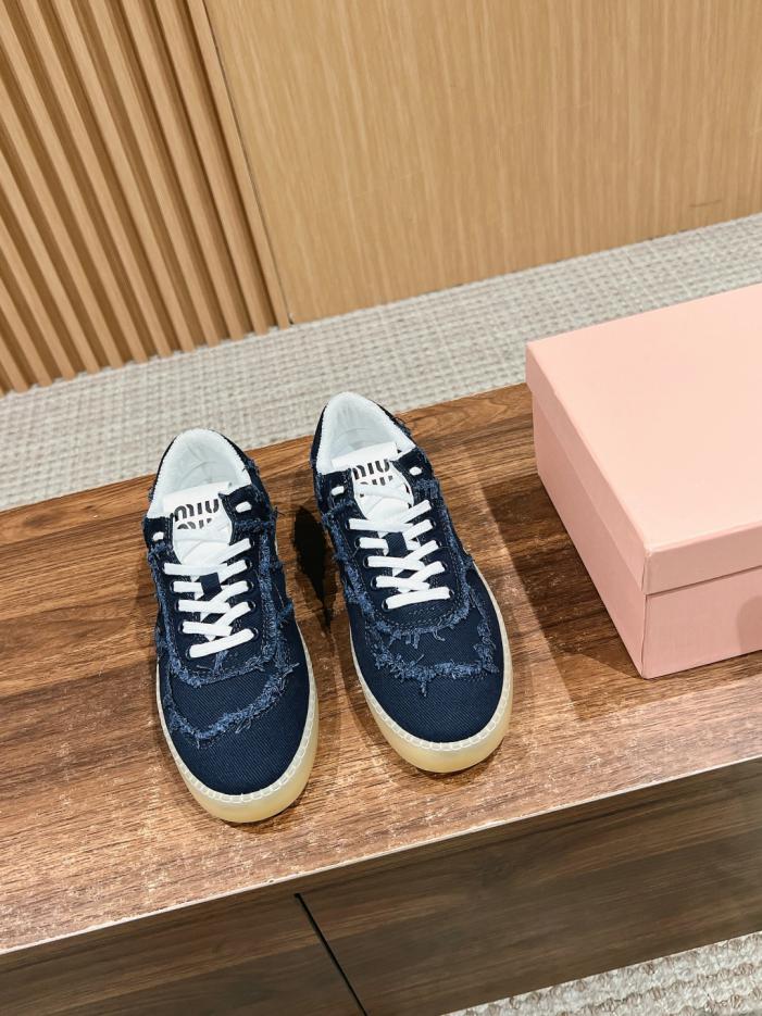 replica,schuhe,beste,kaufen,1:1,besten,seiten,Replik,turnschuhe,sneakers [Top-Version] Lässige Canvas-Sneaker von Miu Miu