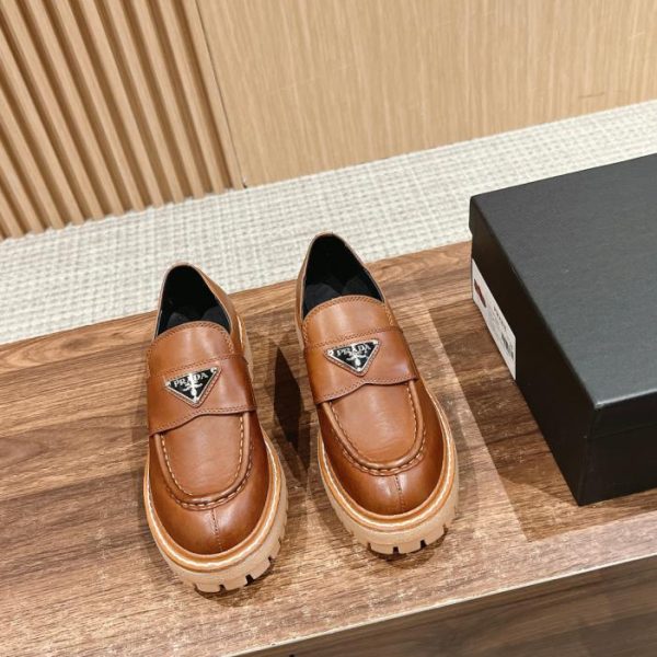 replica,schuhe,beste,kaufen,1:1,besten,seiten,Replik,turnschuhe,sneakers [Top-Version] Prada-Dreiecks-Loafer mit dicker Sohle