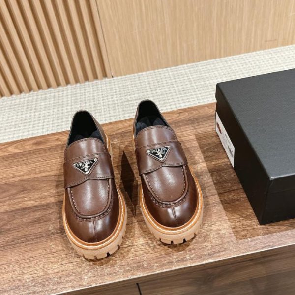 replica,schuhe,beste,kaufen,1:1,besten,seiten,Replik,turnschuhe,sneakers [Top-Version] Prada-Dreiecks-Loafer mit dicker Sohle