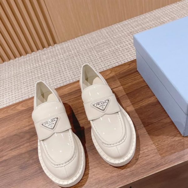[Top-Version] Prada-Triangel-Retro-Loafer