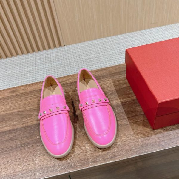 replica,schuhe,beste,kaufen,1:1,besten,seiten,Replik,turnschuhe,sneakers [Top-Version] #Valentino Loafer mit kleinen Knöpfen