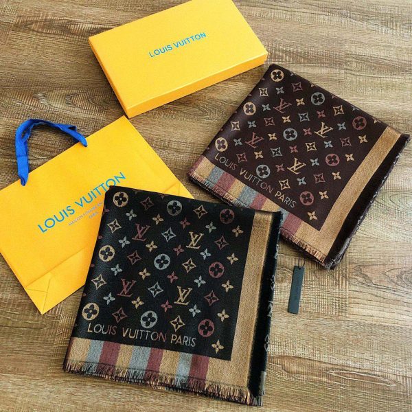 Quadratischer Schal der Marke LOUIS VUITTON