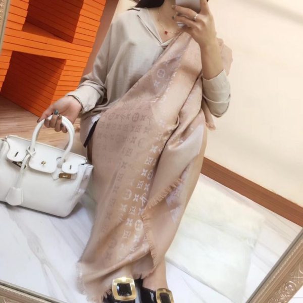 replica,schuhe,beste,kaufen,1:1,besten,seiten,Replik,turnschuhe,sneakers LOUIS VUITTON quadratischer Schal aus Gold- und Silberfäden