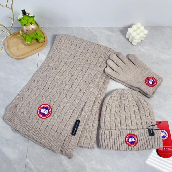 replica,schuhe,beste,kaufen,1:1,besten,seiten,Replik,turnschuhe,sneakers CANADA GOOSE [Schal, Mütze und Fellknäuelhandschuhe] Dreiteiliges Set