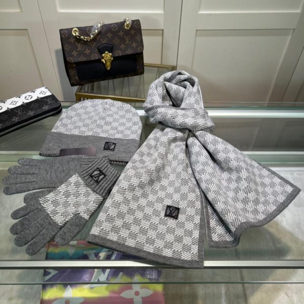 replica,schuhe,beste,kaufen,1:1,besten,seiten,Replik,turnschuhe,sneakers Louis Vuitton [Dreiteiliges Set aus Wollanzug, Mütze, Schal und Handschuhen]