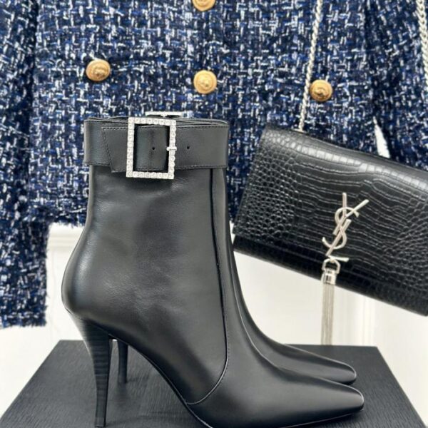 Saint Lauren Stiefel mit spitzer Zehenpartie und hohem Absatz