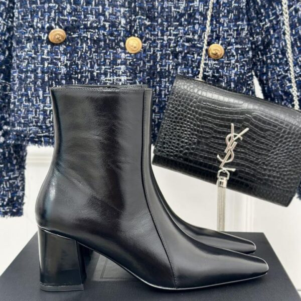 Saint Laurent Stiefel mit spitzer Zehenpartie und klobigem Absatz