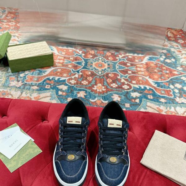 Schuhe der Gucci GG-Serie