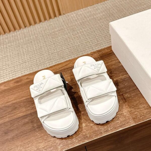 [Top-Version] Prada-Sandalen mit Klettverschluss und zwei Riemen und dicker Sohle