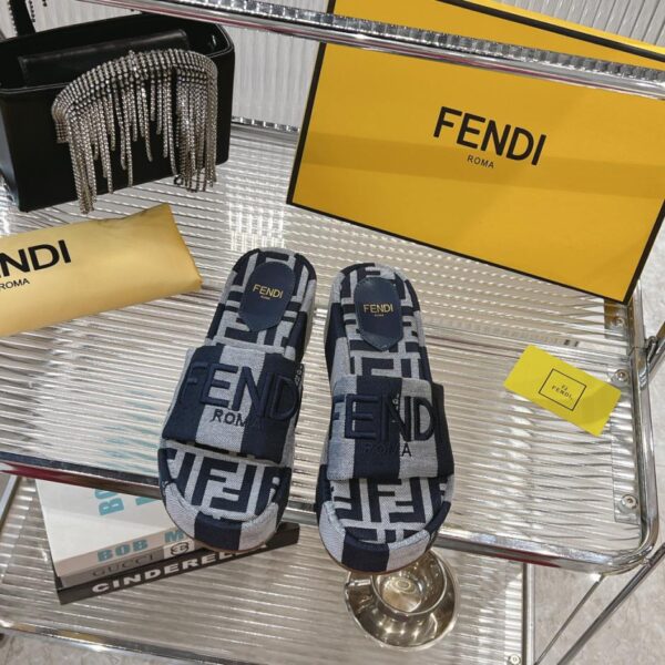 Fendi-Hausschuhe