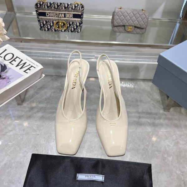 replica,schuhe,beste,kaufen,1:1,besten,seiten,Replik,turnschuhe,sneakers Prada-Sandalen mit quadratischer Zehenpartie und hohem Absatz, quadratischer Absatz, dicker Absatz, leere Schuhe
