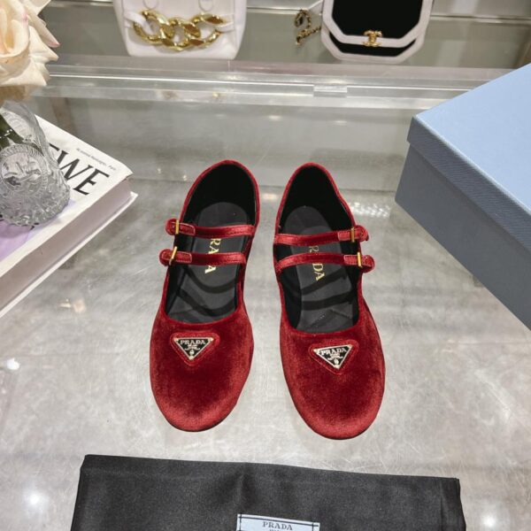 Prada Frühlings- und Sommerneue Mary-Jane-Ballerinas