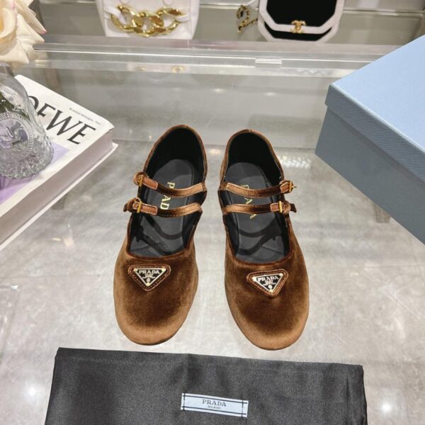 Prada Frühlings- und Sommerneue Mary-Jane-Ballerinas
