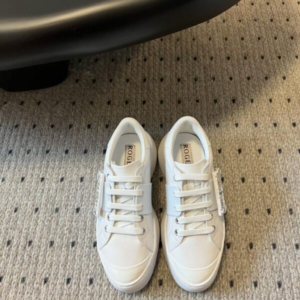 Weiße Roger Vivie-Schuhe zur Erhöhung der Körpergröße